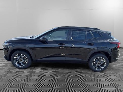 New 2026 Chevrolet Trax LT w/ Sunroof Package image 4