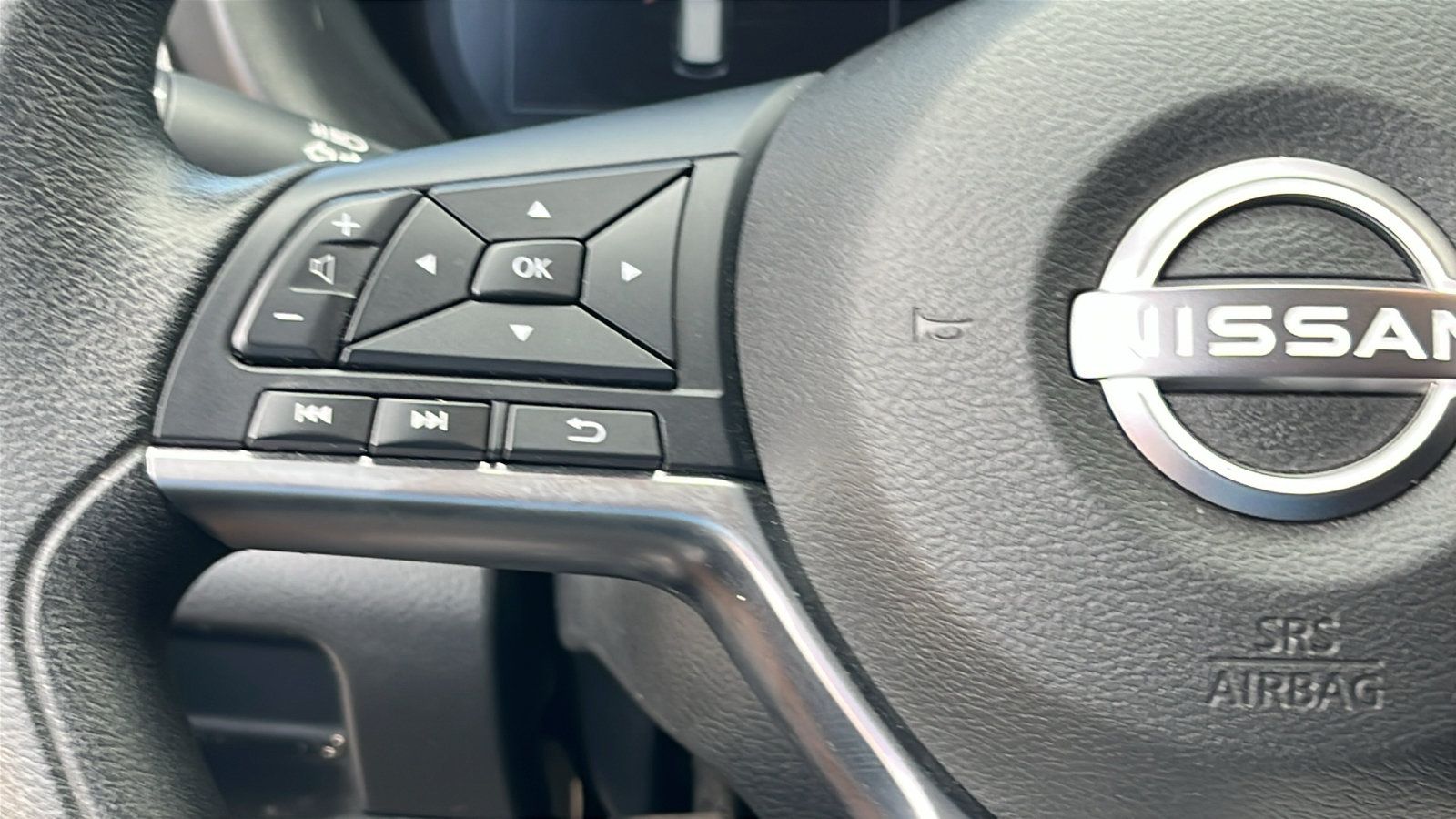 Used 2024 Nissan Kicks SV FWD image 16