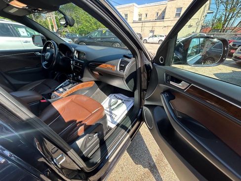 Used 2017 Audi Q5 2.0T Premium Plus w/ Technology Package AWD/4WD image 9