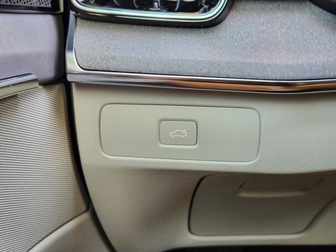 New 2026 Volvo XC90 B5 Ultra w/ Protection Package Premier AWD/4WD image 22