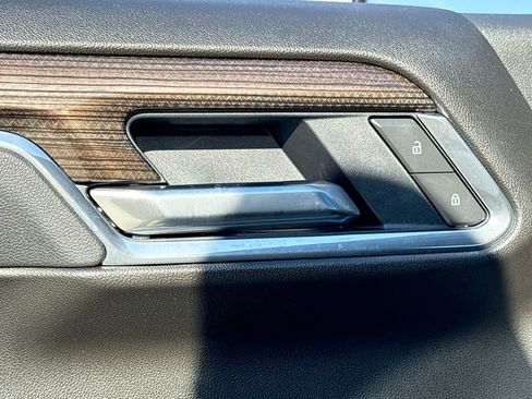 Used 2025 Chevrolet Silverado 1500 LT w/ Leather Package image 13