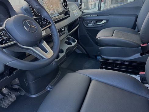 New 2024 Mercedes-Benz Sprinter 4500 image 15