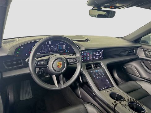Used 2021 Porsche Taycan image 29