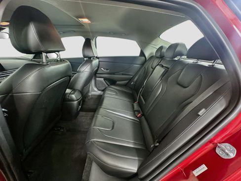 Used 2025 Hyundai Elantra Limited FWD image 29
