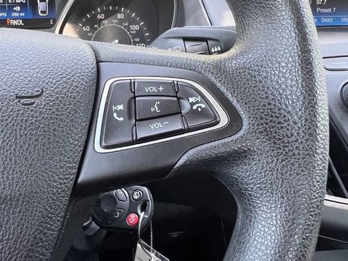 Used 2018 Ford Focus SE FWD image 22