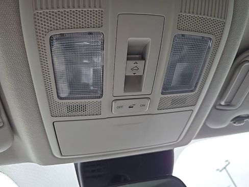 Used 2018 MAZDA MAZDA3 Touring image 32