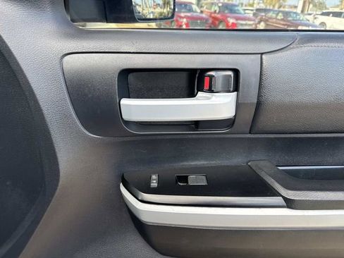 Used 2018 Toyota Tundra SR5 image 15