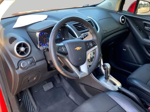 Used 2016 Chevrolet Trax LT w/ LT Sun and Sound Package FWD image 16
