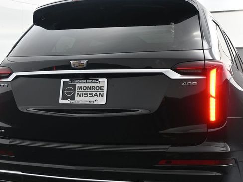 Used 2023 Cadillac XT6 Premium Luxury image 10