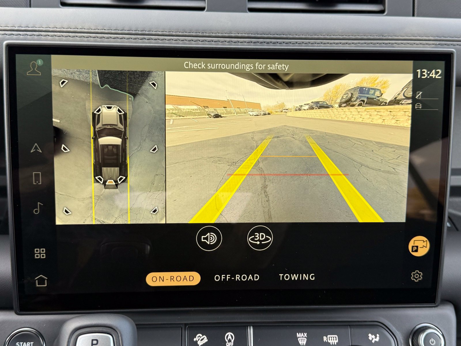 New 2025 Land Rover Defender 110 X-Dynamic SE AWD/4WD image 39