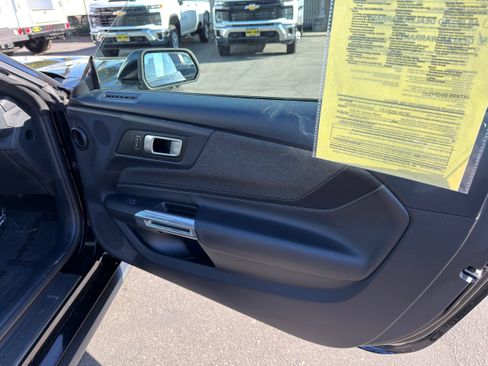 Used 2024 Ford Mustang Coupe image 11