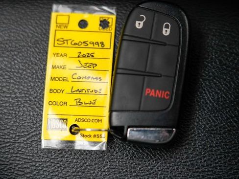 Used 2025 Jeep Compass Latitude w/ Convenience Group AWD/4WD image 34