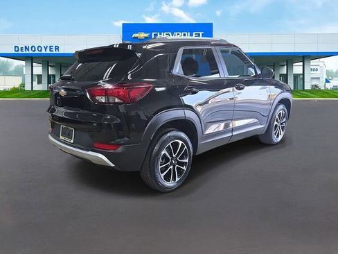 Used 2025 Chevrolet TrailBlazer LT AWD/4WD image 7