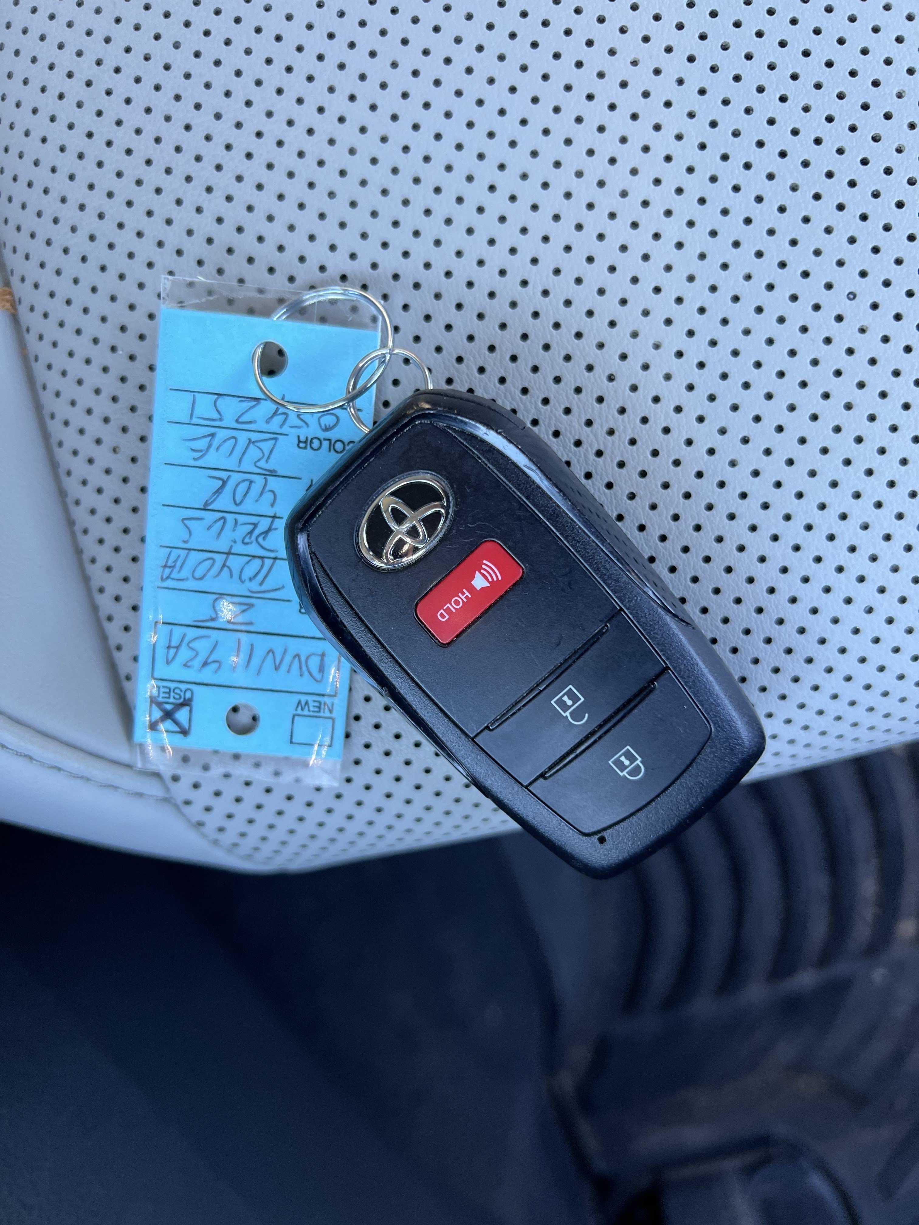 Used 2025 Toyota Prius XLE FWD image 38