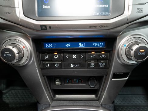 Used 2018 Toyota 4Runner Limited image 21