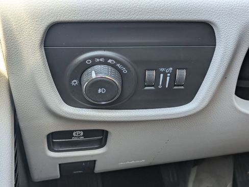 Used 2021 Jeep Grand Cherokee L Overland w/ Advanced Protech Group III image 18