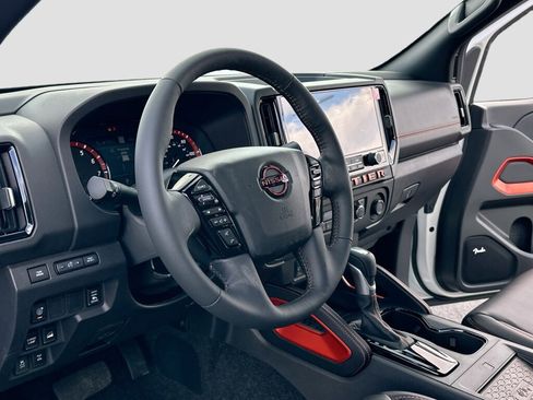 New 2025 Nissan Frontier PRO-4X w/ Pro Premium Package image 4