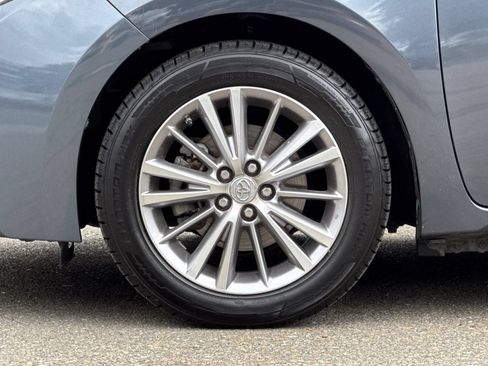 Used 2015 Toyota Corolla LE FWD image 12