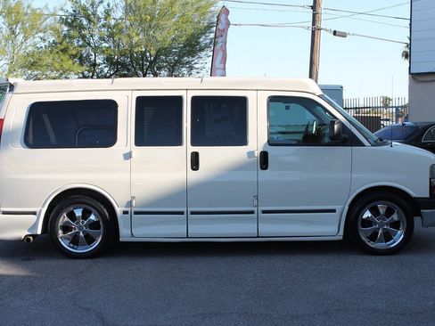 Used 2006 Chevrolet Express 1500 RWD image 9