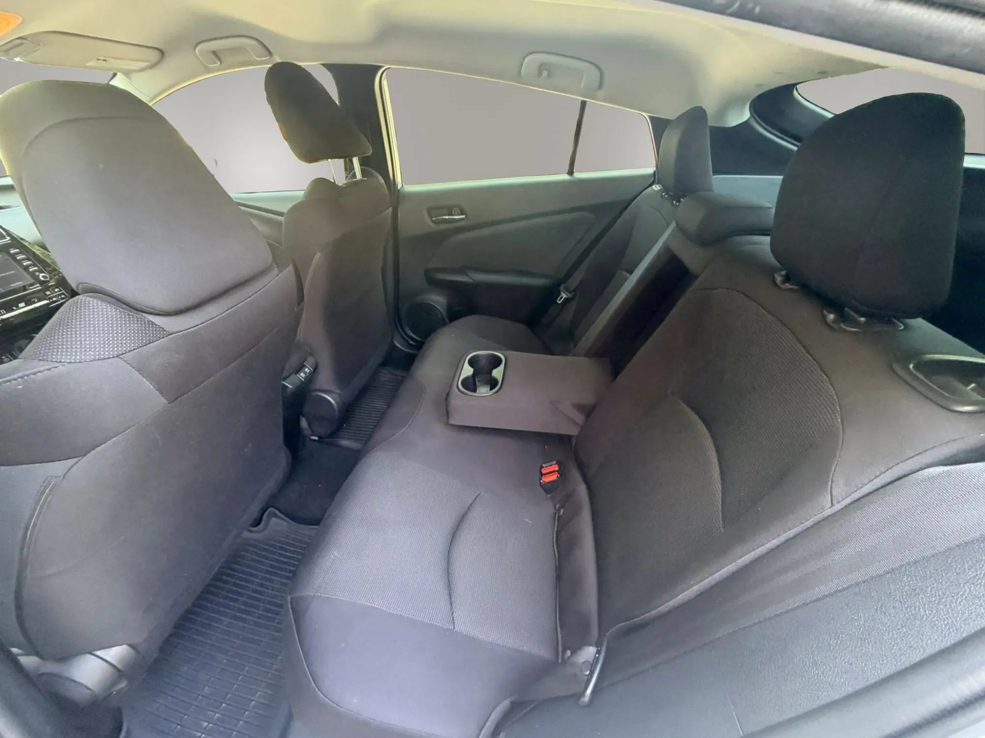 Used 2022 Toyota Prius L Eco FWD image 15