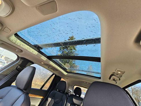 Used 2025 Volvo XC90 B6 Core w/ Protection Package Premier image 31