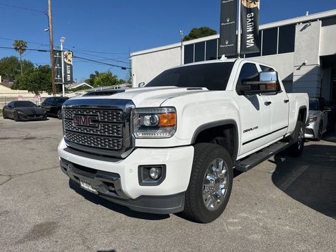 Used 2019 GMC Sierra 2500 Denali w/ Duramax Plus Package image 3