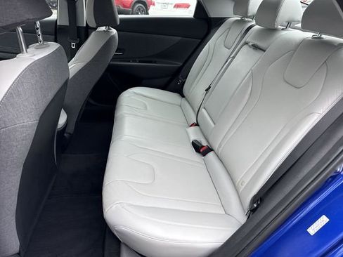 Used 2023 Hyundai Elantra Limited image 23