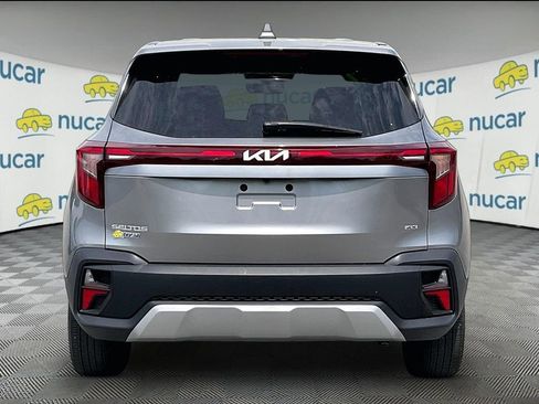 Used 2024 Kia Seltos LX AWD/4WD image 5