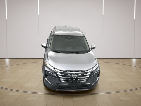 Certified 2024 Nissan Rogue SV FWD image 30