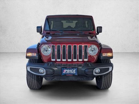 Used 2021 Jeep Wrangler Unlimited Sahara image 2