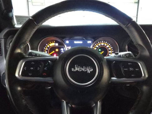Used 2021 Jeep Wrangler Unlimited Sahara AWD/4WD image 29