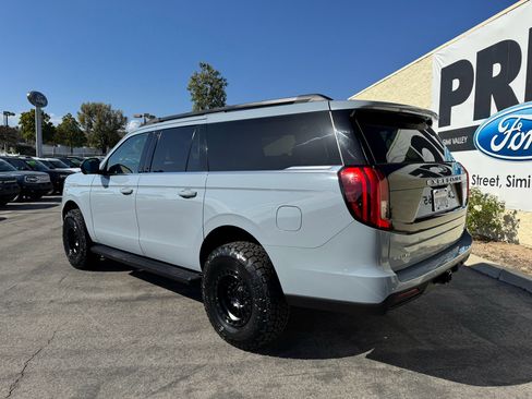 Used 2025 Ford Expedition Max Active RWD image 7