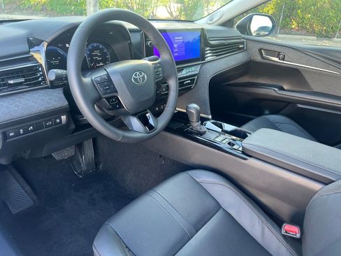 Used 2025 Toyota Camry XLE w/ Premium Package FWD image 10