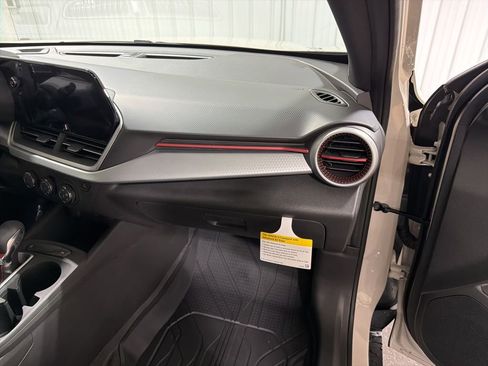 New 2026 Chevrolet Trax RS w/ Sunroof Package FWD image 22