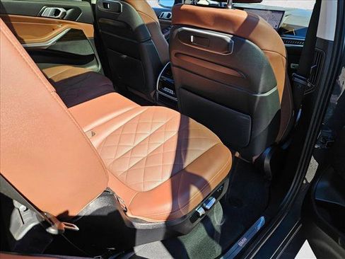 Certified 2024 BMW X7 xDrive40i image 21
