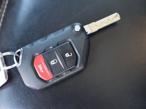 Used 2023 Jeep Gladiator Overland image 34