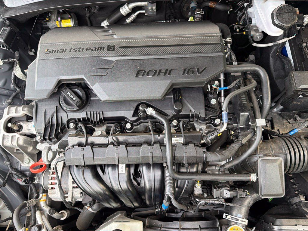 Used 2024 Hyundai Elantra SEL FWD image 21
