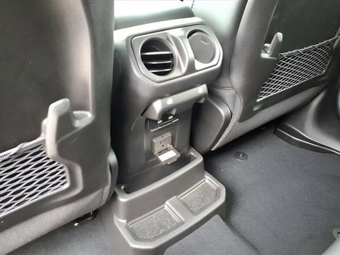 New 2026 Jeep Wrangler Unlimited Sahara AWD/4WD image 19