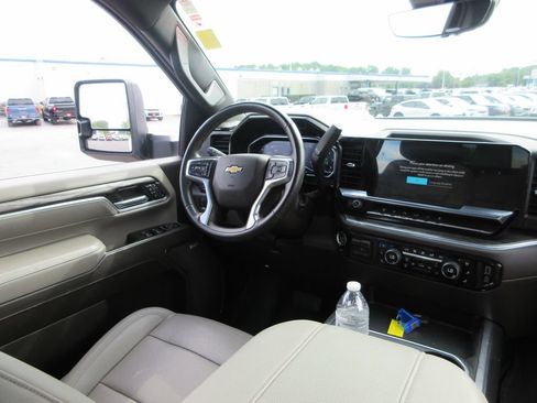 Certified 2024 Chevrolet Silverado 3500 LTZ w/ LTZ Convenience Package AWD/4WD image 30