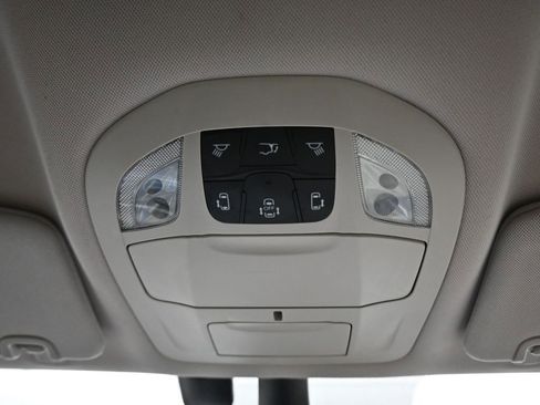 Used 2021 Chrysler Pacifica Touring-L image 35