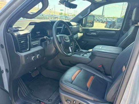Used 2025 GMC Sierra 2500 AT4 w/ AT4 Premium Plus Package AWD/4WD image 7