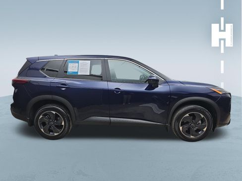 Used 2026 Nissan Rogue SV FWD image 3