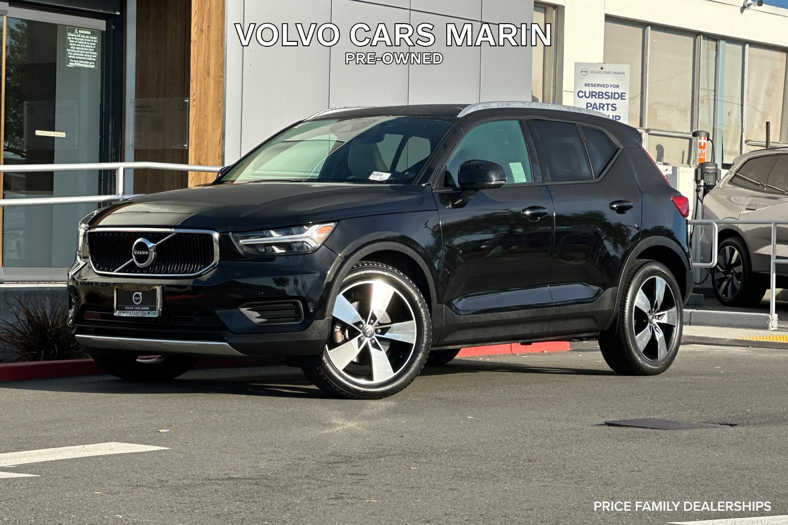 Used 2020 Volvo XC40 T5 Momentum AWD/4WD image 1