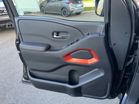 Used 2024 Nissan Frontier PRO-4X w/ Off-Road Protection Package image 15