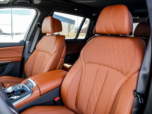 New 2026 BMW X7 M60i image 21