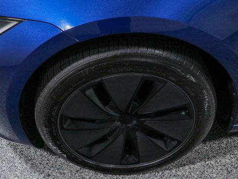 Used 2025 Tesla Model 3 Long Range AWD/4WD image 11