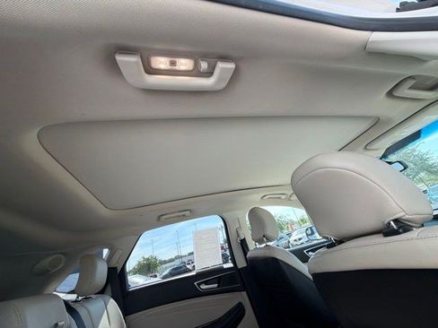 Used 2018 Ford Edge Titanium w/ Equipment Group 301A AWD/4WD image 28