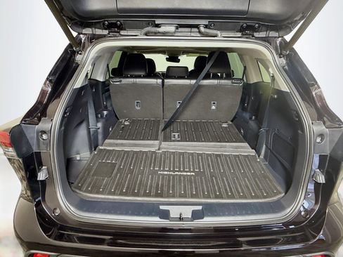 Certified 2022 Toyota Highlander XLE image 26