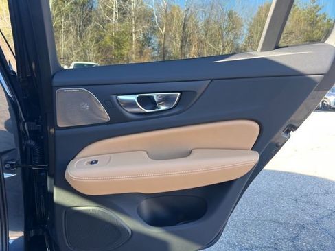 New 2026 Volvo V60 B5 Cross Country Ultra w/ Protection Package Premier image 15