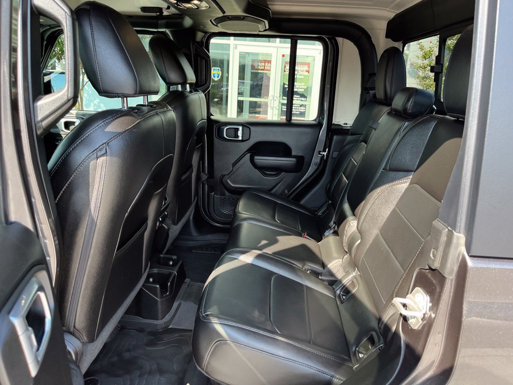 Used 2023 Jeep Gladiator Mojave AWD/4WD image 14